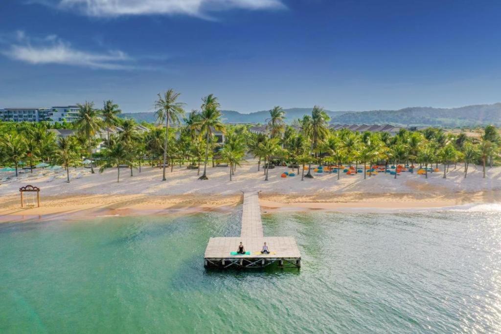 Marina Resort Waterfront Minh Phu Quoc Beach Swimming Pool Экстерьер фото