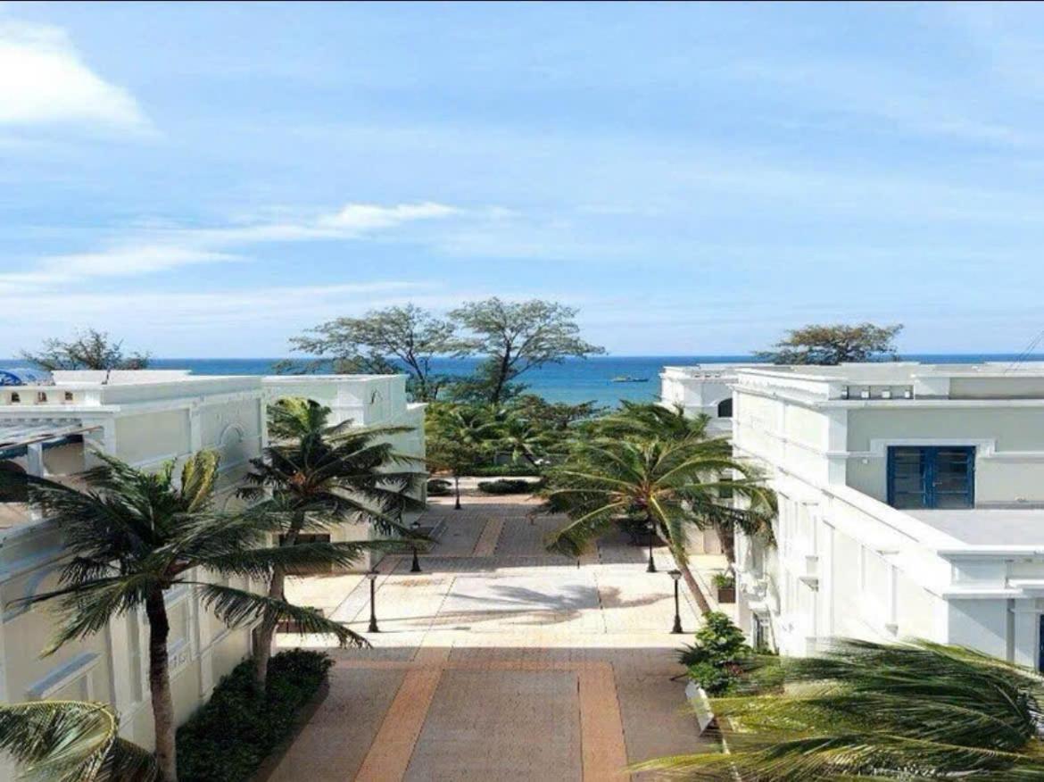 Marina Resort Waterfront Minh Phu Quoc Beach Swimming Pool Экстерьер фото
