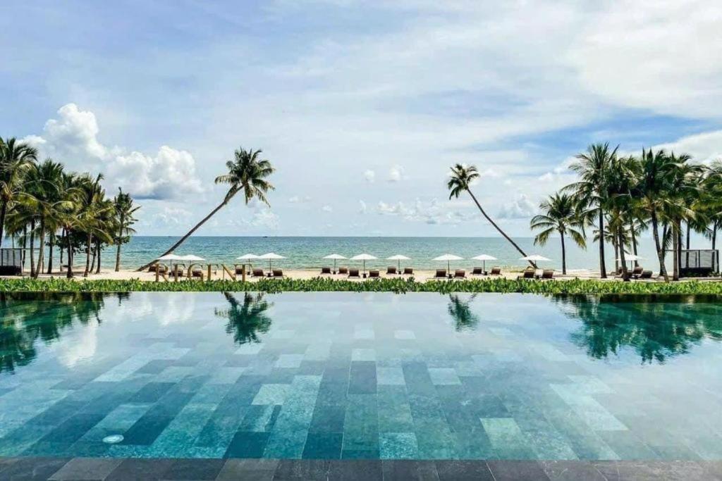 Marina Resort Waterfront Minh Phu Quoc Beach Swimming Pool Экстерьер фото